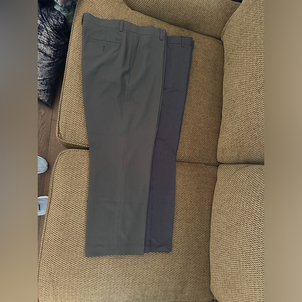 2 pair men’s golf/causal pants 36x30,36x32